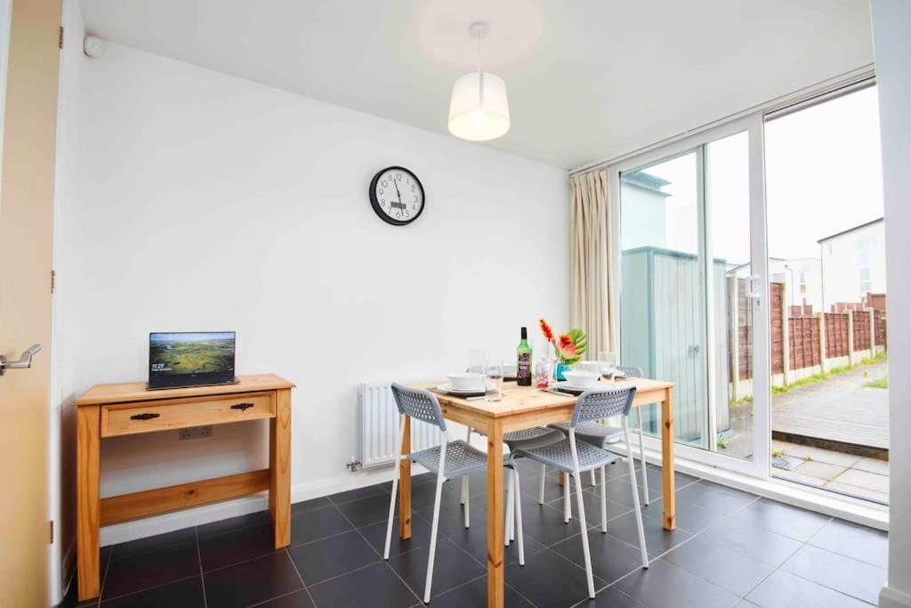 Dellehomes- Free Parking, Wfh, Family-Friendly Manchester Kültér fotó