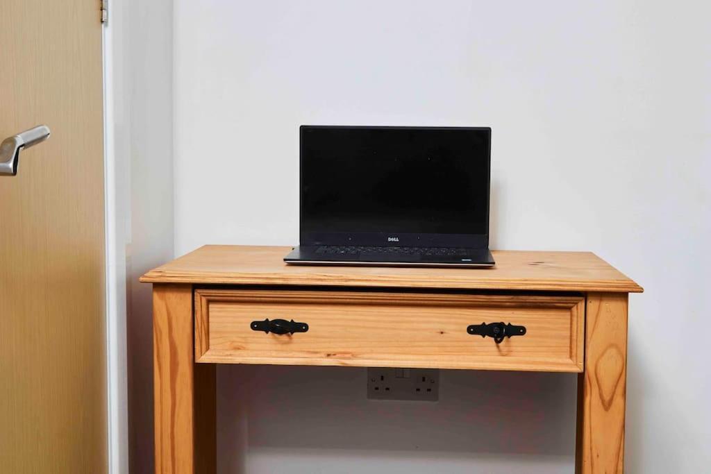 Dellehomes- Free Parking, Wfh, Family-Friendly Manchester Kültér fotó