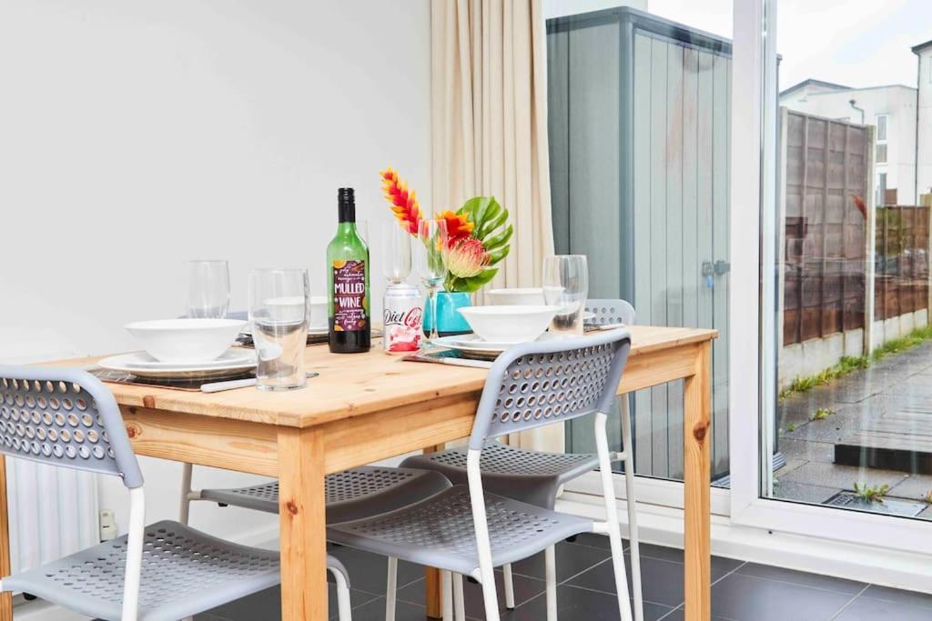 Dellehomes- Free Parking, Wfh, Family-Friendly Manchester Kültér fotó